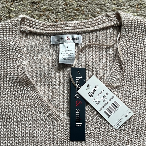 Hastings & Smith Sweaters - Hasting & Smith Women's Beige V-Neck Sweater